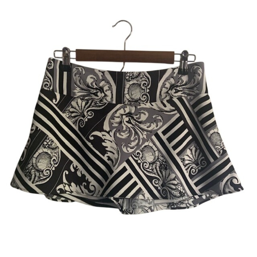 Express Baroque Scroll Print Skort 4 Scarf Print Euro Summer Yacht Club Chic